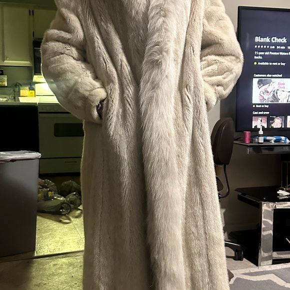 Mink coats - Picture 2 of 6